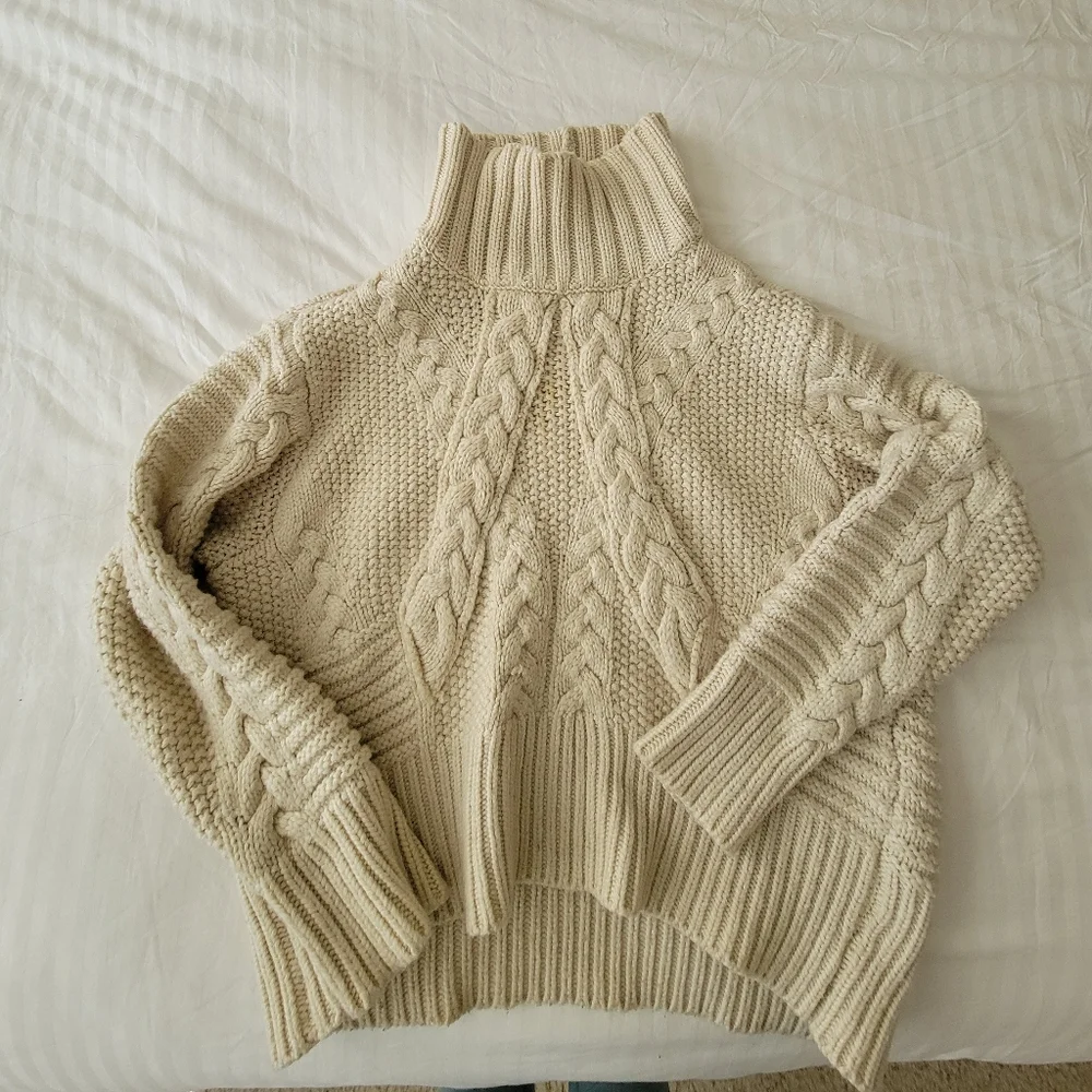 Cableknit Sweater Size M - Picture 2 of 5